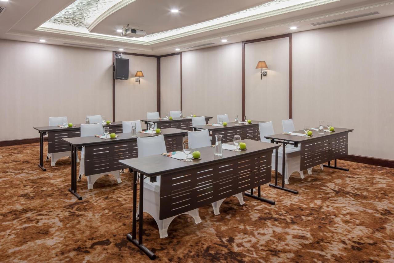 Melia Vinpearl Riverfront होटल 5*