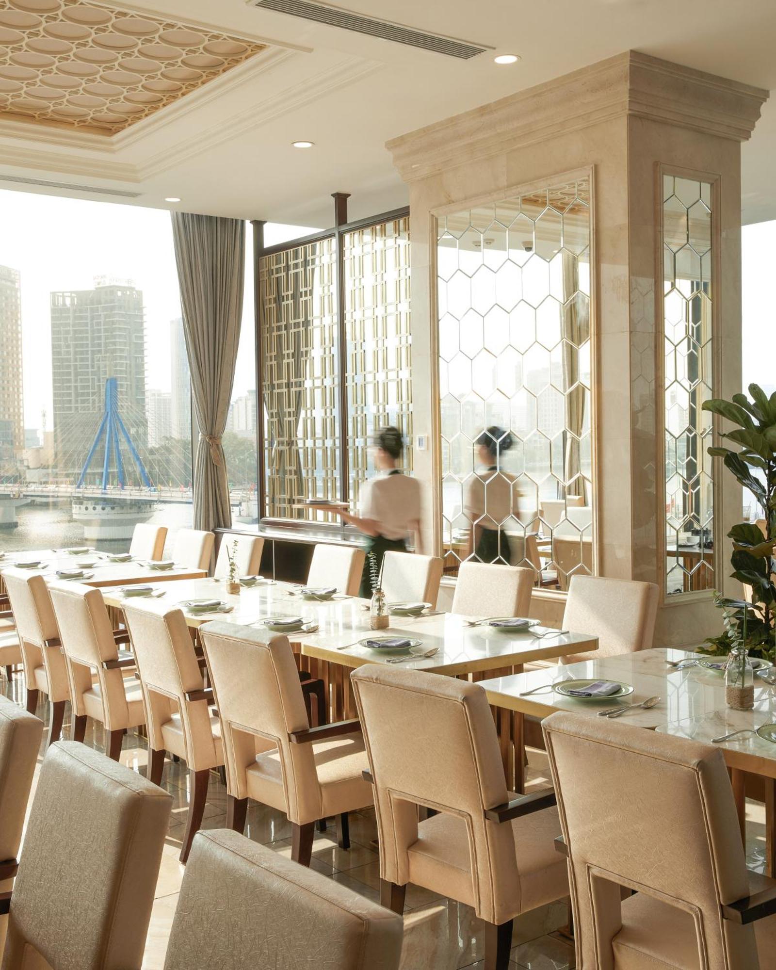 होटल Melia Vinpearl Riverfront Da Nang