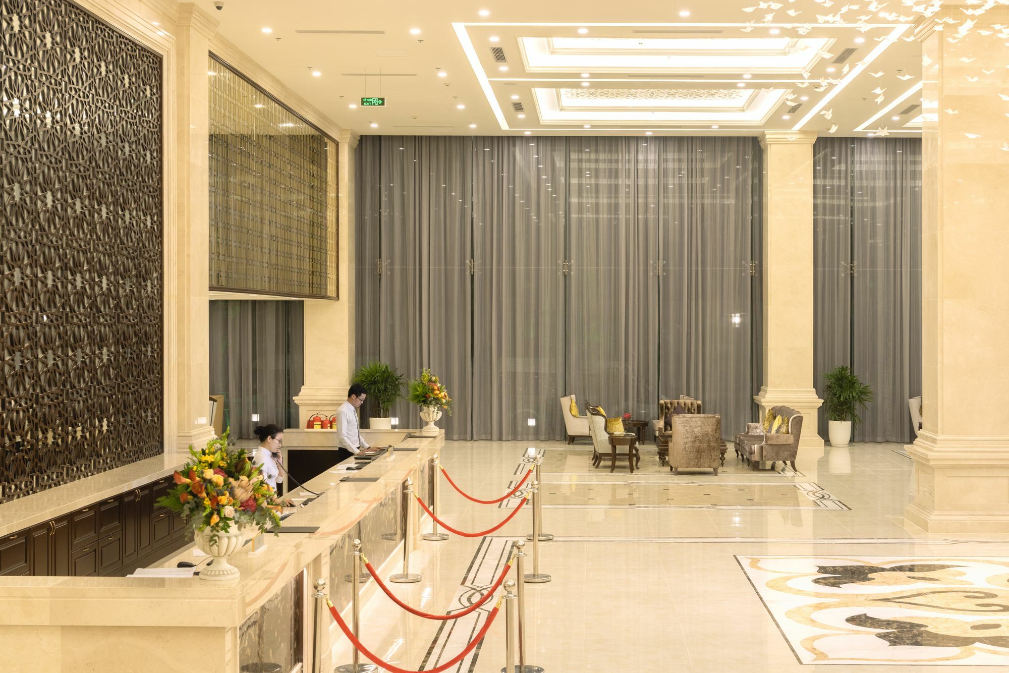 होटल Melia Vinpearl Riverfront 5*